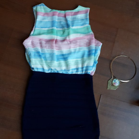 Two Toned Bodycon Dress - Picture 4 of 4